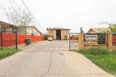 409 Galveston St, Laredo, TX 78040 - photo 5