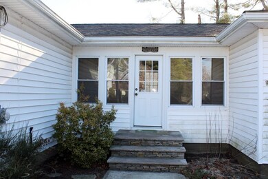 108 W Hartford Ave, Uxbridge, MA 01569 - photo 3