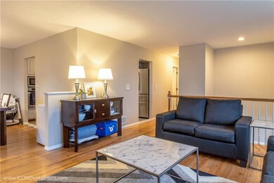 25 Algonquin Dr, Middletown, RI 02842 - photo 3