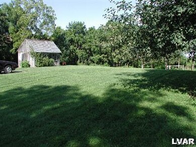 4924 Cetronia Rd, Allentown, PA 18106 - photo 2