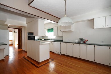 319 S. Algonquin Ave.