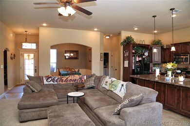 2313 W Pensacola St, Broken Arrow, OK 74011 - photo 3