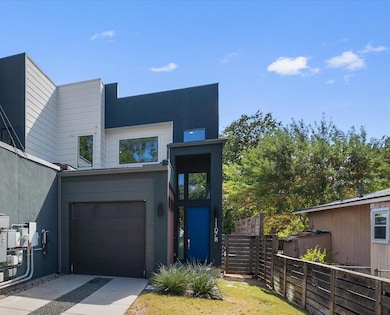 1107 Taulbee Ln unit B, Austin, TX 78757 - photo 3