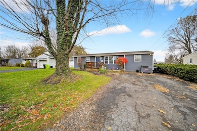 311 Midwood Dr, Liverpool, NY 13088 - photo 3