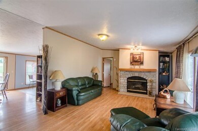 71 Frank Lawson Ln unit 13, Leicester, NC 28748 - photo 3