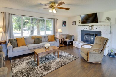 1212 NE Hollinshead Dr, Bend, OR 97701 - photo 3