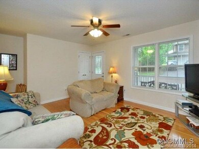 103 Telfare Ln, Asheville, NC 28803 - photo 4