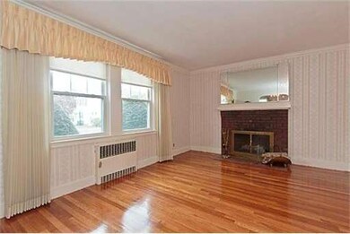 8 Lorraine Rd, Medford, MA 02155 - photo 5