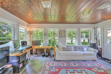 87 Cambria Ct, Pawtucket, RI 02860 - photo 7