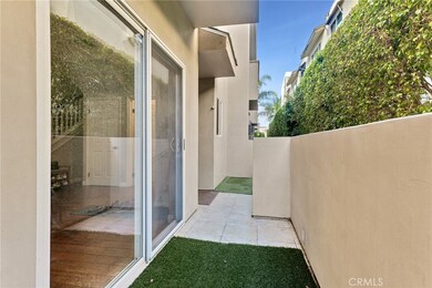 10866 Bluffside Dr unit 5, Studio City, CA 91604 - photo 7