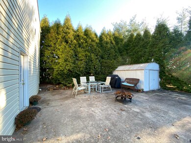 414 Store Rd unit B, Harleysville, PA 19438 - photo 3