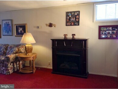 2816 Filbert Ave, Reading, PA 19606 - photo 7