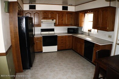 419 N Apple St, Dunmore, PA 18512 - photo 5