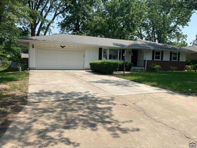 1814 SW 36th Terrace, Topeka, KS 66611 - photo 2