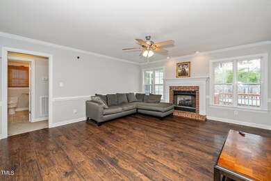 8-web-or-mls-109 Mitchell Ave (3 of 30)