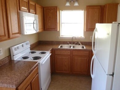 1807 Countrywood Blvd, Jacksonville, NC 28540 - photo 3