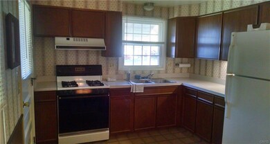 A sparkling clean kitchen...notice the shine!!