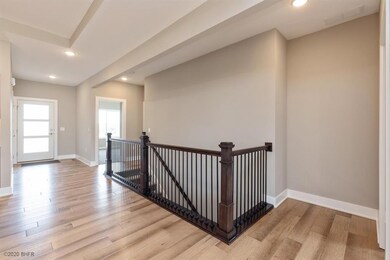 9844 Marnewood Dr, Johnston, IA 50131 - photo 2