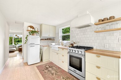 8564 Bender Rd, Lynden, WA 98264 - photo 3