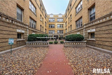 2506 N Harrison St unit 2E, Davenport, IA 52803 - photo 2