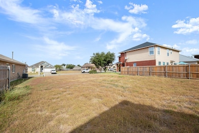 406 Gettysburg, Elgin, TX 78621 - photo 2