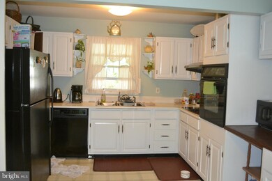 12907 Point Pleasant Dr, Fairfax, VA 22033 - photo 4