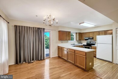 1640 Willowwood Ct, Hyattsville, MD 20785 - photo 6