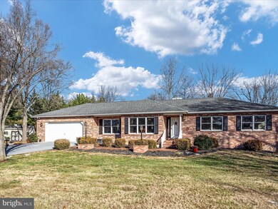 870 Cider Dr, Bunker Hill, WV 25413 - photo 2