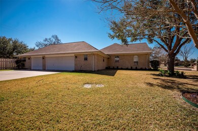 51 Valhalla Dr, Bay City, TX 77414 - photo 2