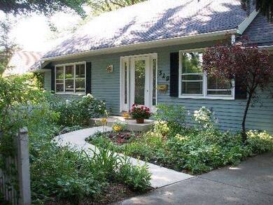 529 E 8th Ave, Naperville, IL 60563 - photo 2