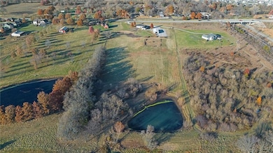 19985 W 199th St, Spring Hill, KS 66083 - photo 2
