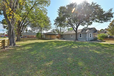 703 Mason St, Tomball, TX 77375 - photo 7