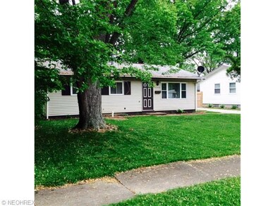 This comfortable home is close to schools, shoppin