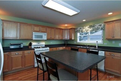 418 Webster St, Batavia, IL 60510 - photo 3