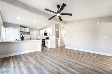 1540 Palm St, Henderson, NV 89011 - photo 4