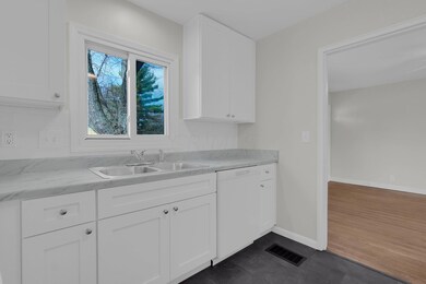 422 Westphal Ave, Columbus, OH 43213 - photo 2