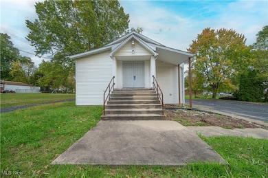 1187 Deforest Rd SE, Warren, OH 44484 - photo 2