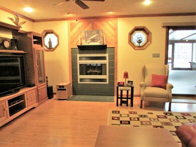 215 Shingle Mill Dr, Drums, PA 18222 - photo 5