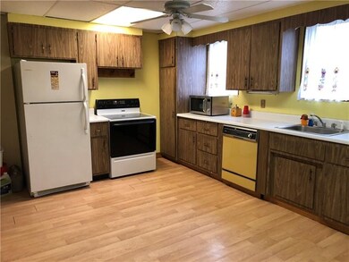 17x19 Kitchen with newer flooring.  All appliances