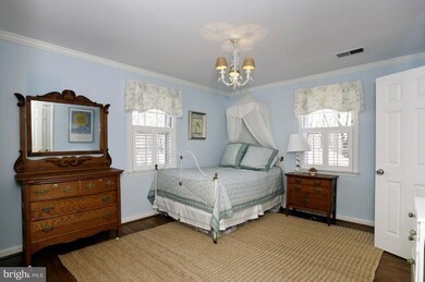 8101 Horseshoe Ln, Potomac, MD 20854 - photo 4