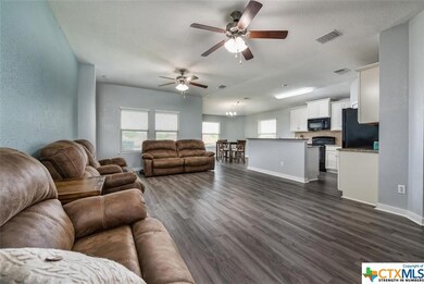 410 Chrislyn St, Troy, TX 76579 - photo 3