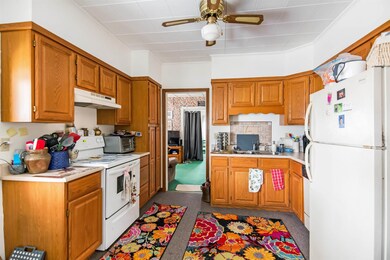 18 Kendall Ave, Rutland, VT 05701 - photo 3