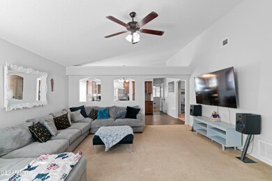 832 Desert Cactus Dr, Horizon City, TX 79928 - photo 2