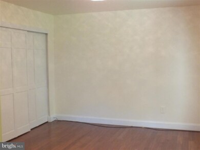 11172 Forest Edge Dr, Reston, VA 20190 - photo 4