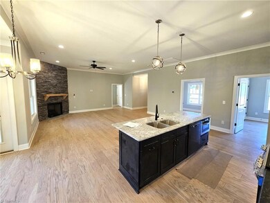 124 Glen Brooke Ln, King, NC 27021 - photo 4