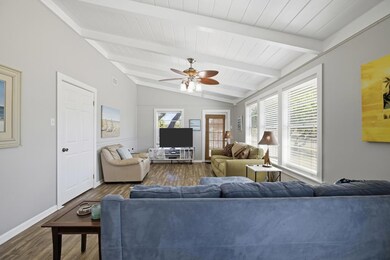 1321 Jenkins St, Rockport, TX 78382 - photo 6