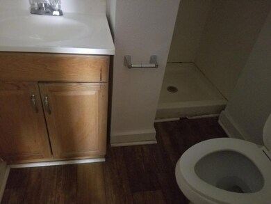 2001 Lois St, Bay City, TX 77414 - photo 4