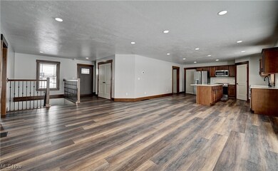 913 Zerelda St NW, Strasburg, OH 44680 - photo 7