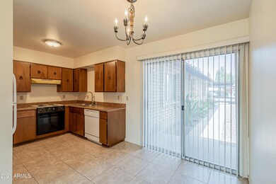 6520 S Lakeshore Dr unit B, Tempe, AZ 85283 - photo 7