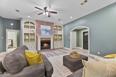 116 Estate Dr, Friendswood, TX 77546 - photo 3